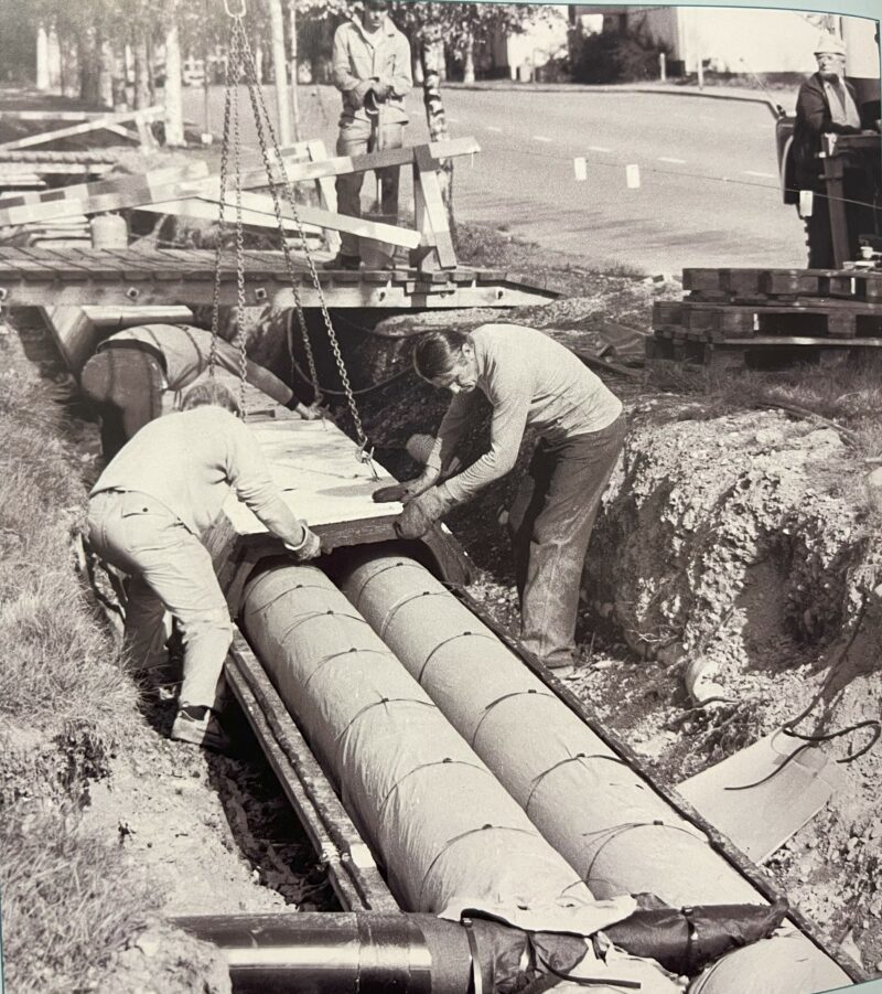 Lahdensivuntien kaukolämpölinjan rakentamista 1960-luvulla